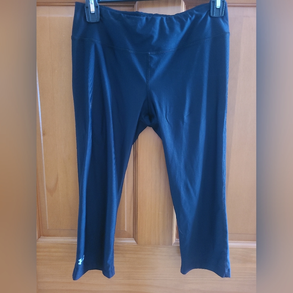 UnderArmour Women's Heat Gear Capri Size Small Black
